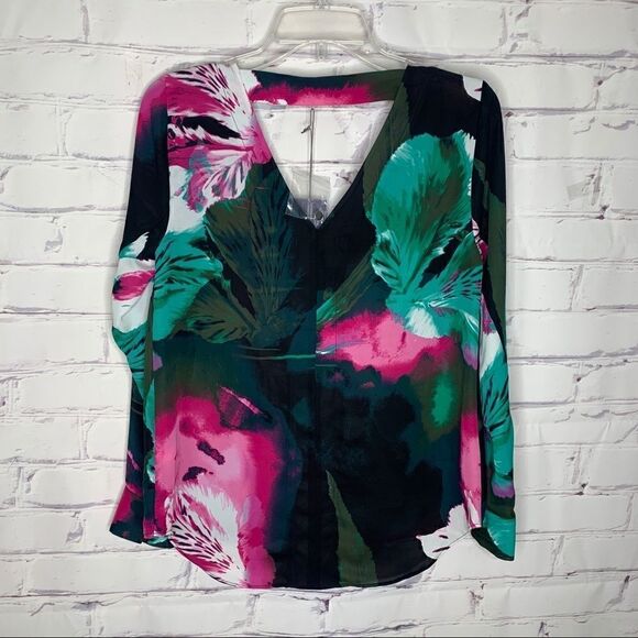 Jennifer Lopez XS or Small Top - BNWT! - Picture 2 of 4